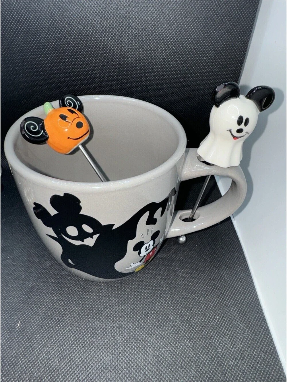 DISNEY HALLOWEEN 2023 BOO GHOST SHADOW MICKEY CERAMIC MUG WITH GHOST STIR STICK